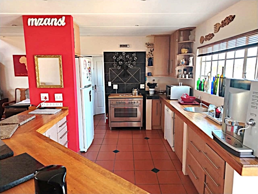 6 Bedroom Property for Sale in Vaal Dam Free State